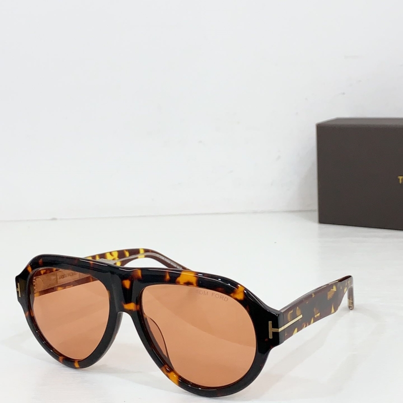 TOM FORD